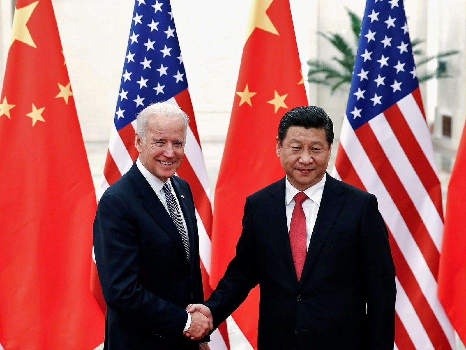 Biden e Xi a Bali: la stretta di mano per “evitare conflitti”