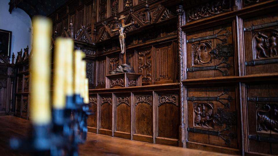 Il crocifisso esiliato