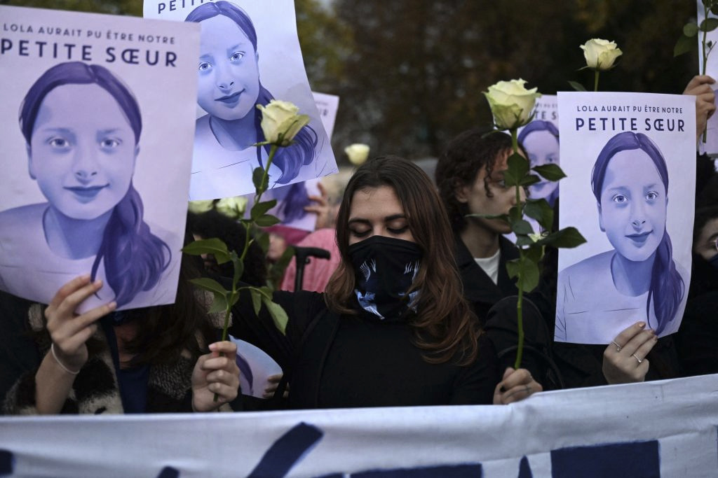 La Francia scivola verso la barbarie e il caos