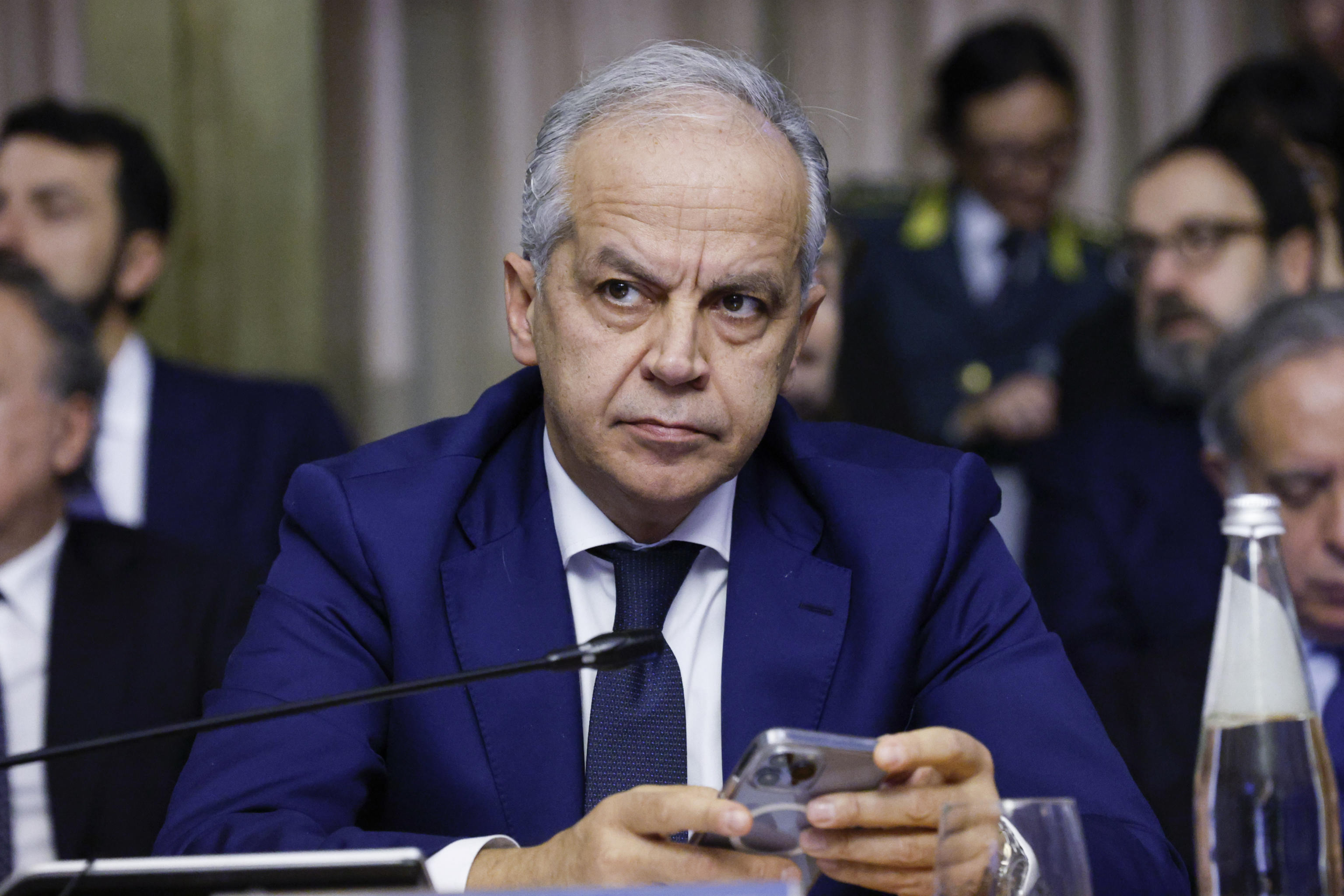 Stazioni di polizia cinesi in Italia, Piantedosi: “Non escludo provvedimenti”