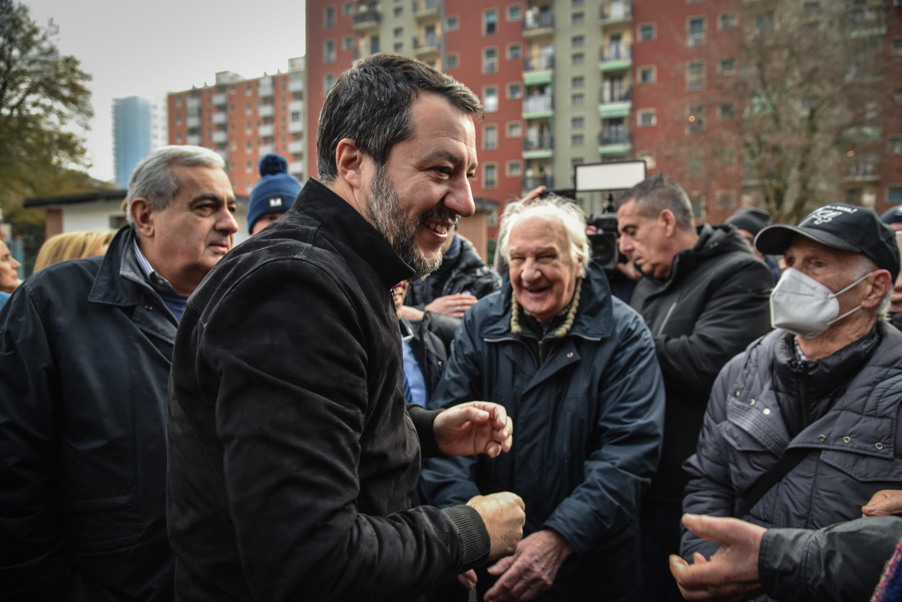 Salvini: “Sulla Tav tireremo dritti come treni”
