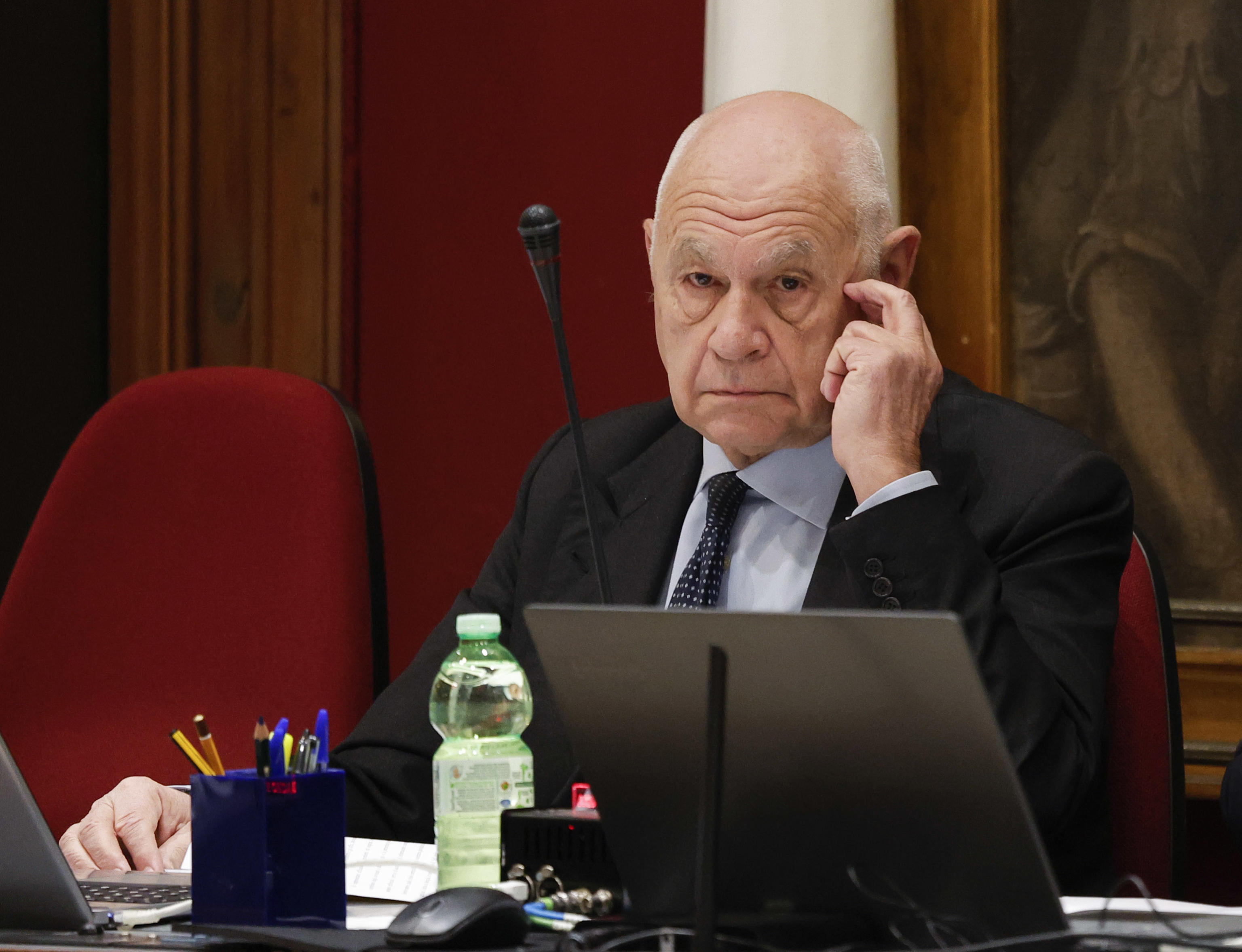 L’Anm si muove in termini politici