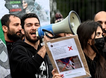 Iran: a Roma la marcia degli “assenti”