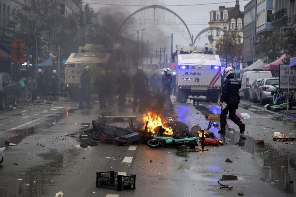 Disordini a Bruxelles: simbolo del fallimento della politica migratoria