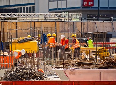Istat: occupati in lieve calo