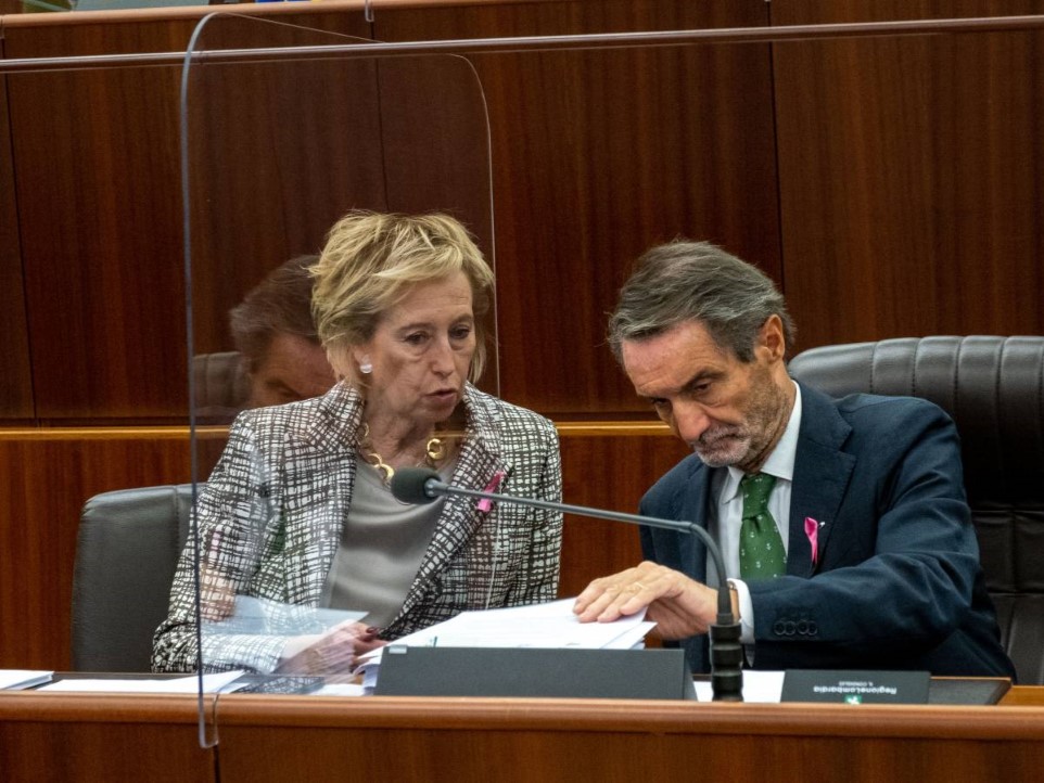 Lombardia, la sfida Fontana-Moratti infiamma le elezioni
