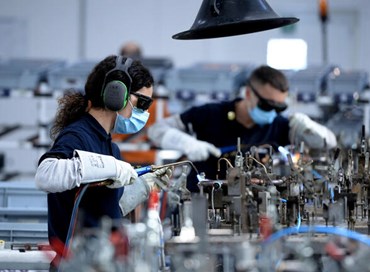 Confindustria: economia meglio delle attese