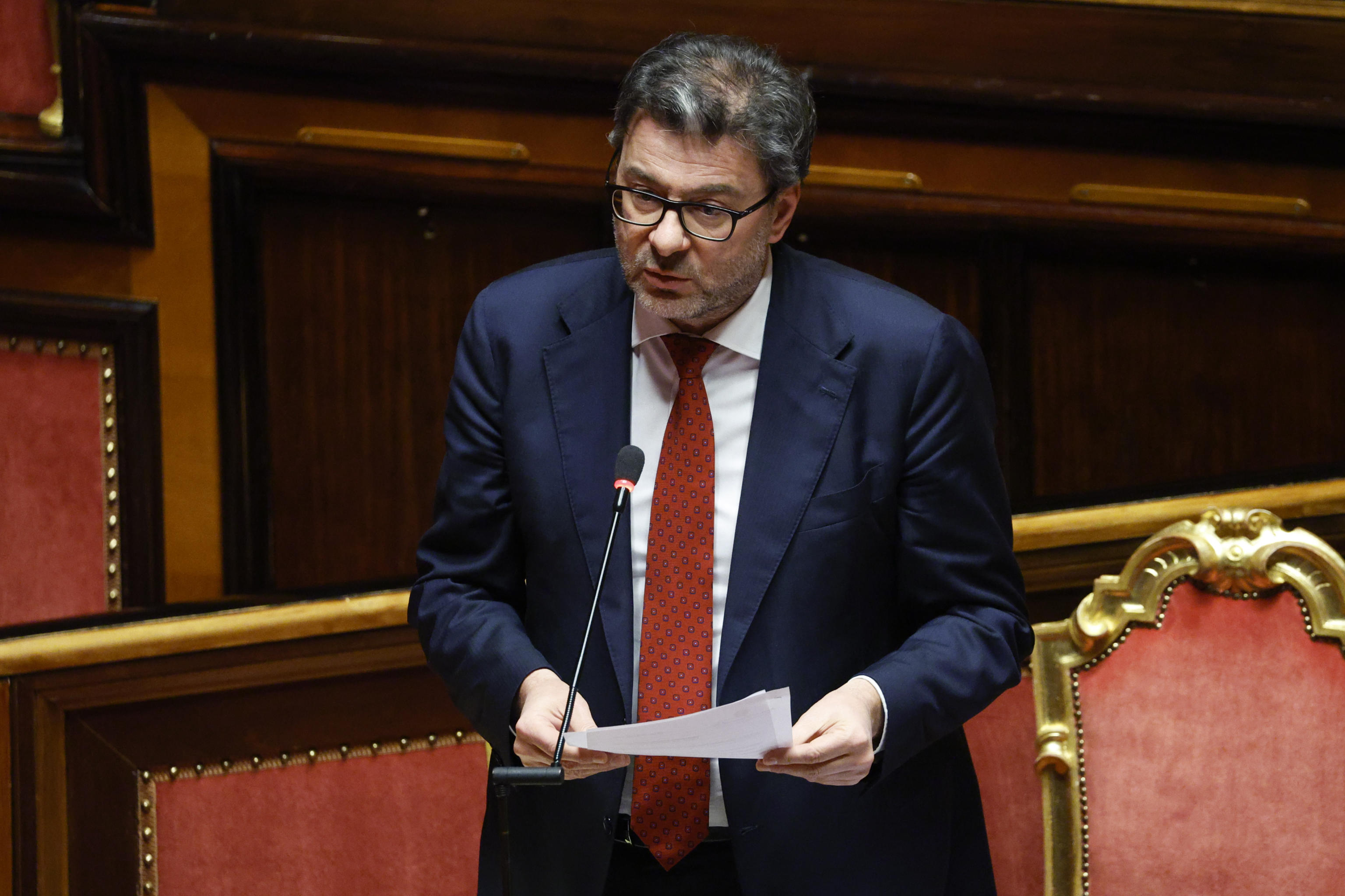 Giorgetti: “Entro aprile proroga misure contro il caro-prezzi”
