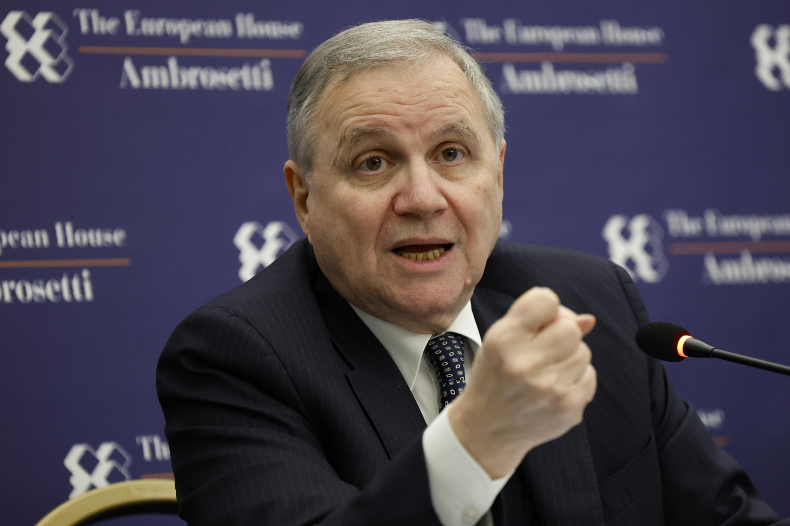 Visco: l’inflazione colpisce famiglie, crescita frena