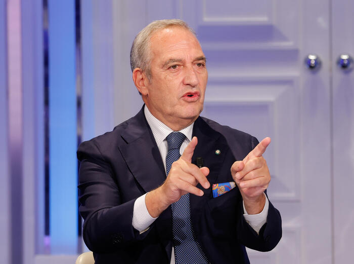 Varianti Covid e influenza stagionale: ne parla il prof. Vaia (video)