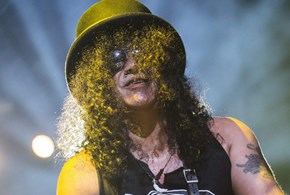 I Guns N’ Roses oggi verrebbero “automaticamente cancellati”, parola di Slash
