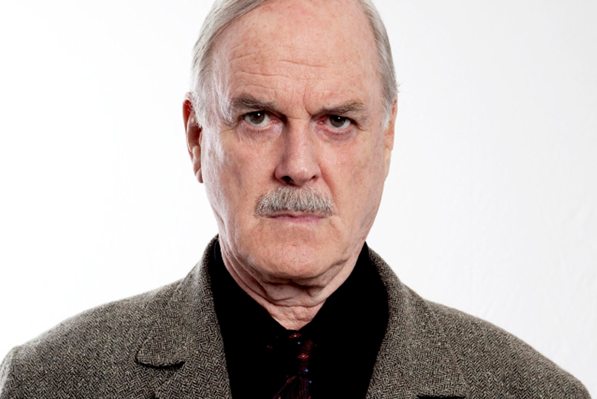 John Cleese gira il reboot di “Fawlty Towers”