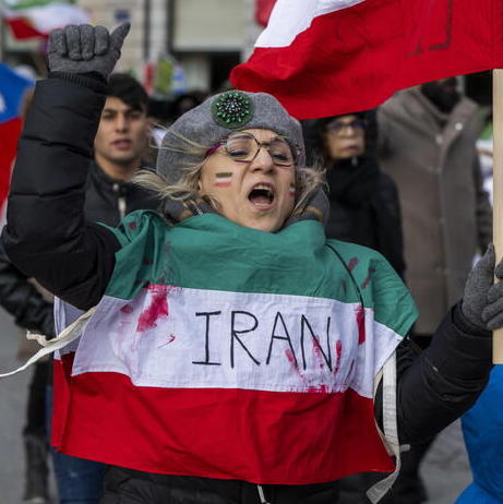 Iran, strade bloccate: divampano le proteste