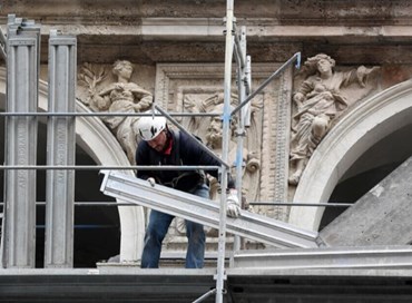 Meloni difende il decreto legge: “Il superbonus costava 2mila euro a testa”