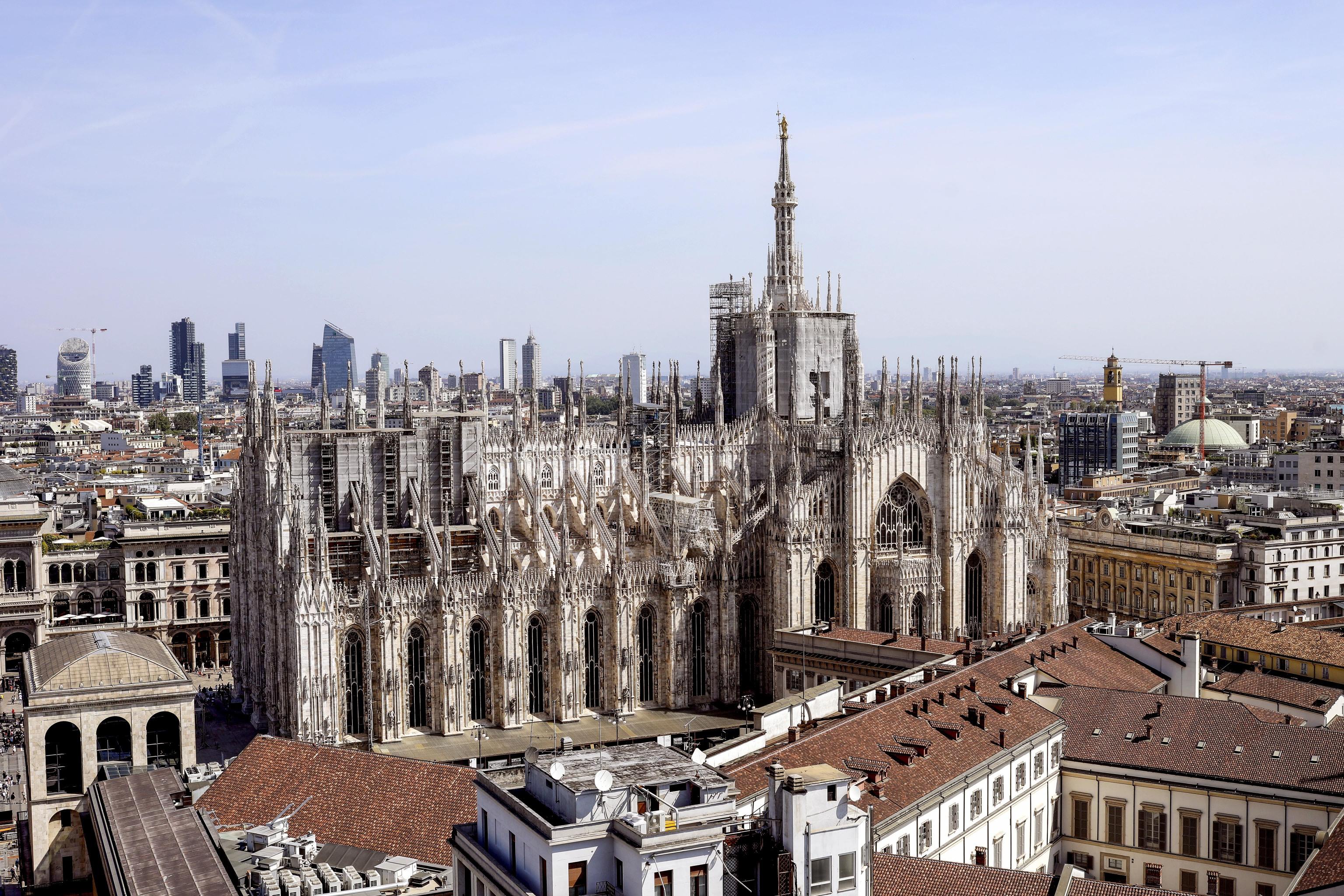 “Adotta una statua”: il piano per restaurare il Duomo