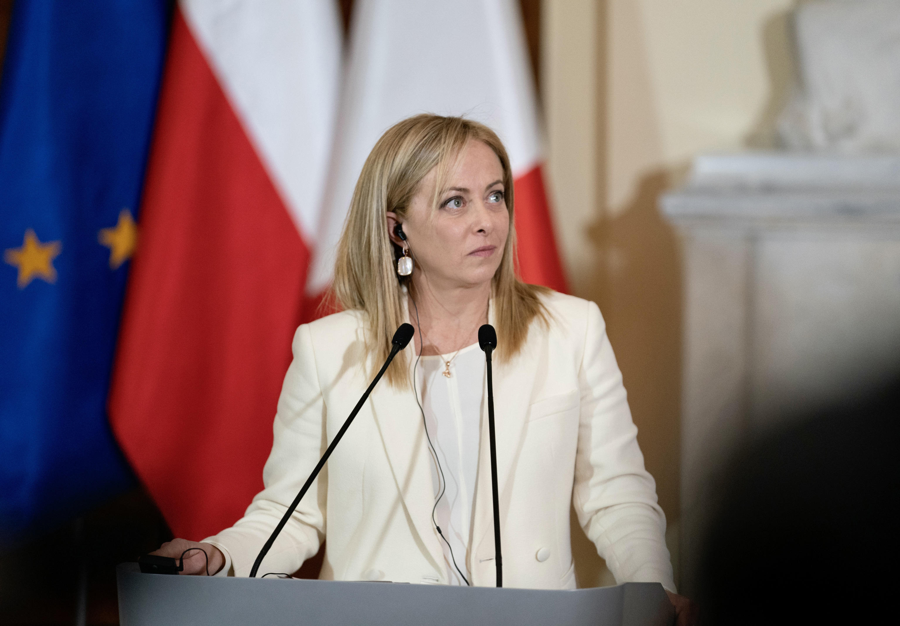 Applausi a Giorgia: anche da sinistra