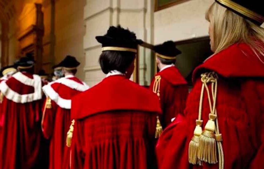 Sassolini di Lehner: il settimo giorno il magistrato si riposò