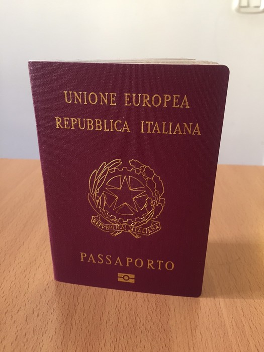 Rilascio dei passaporti: un’odissea italiana