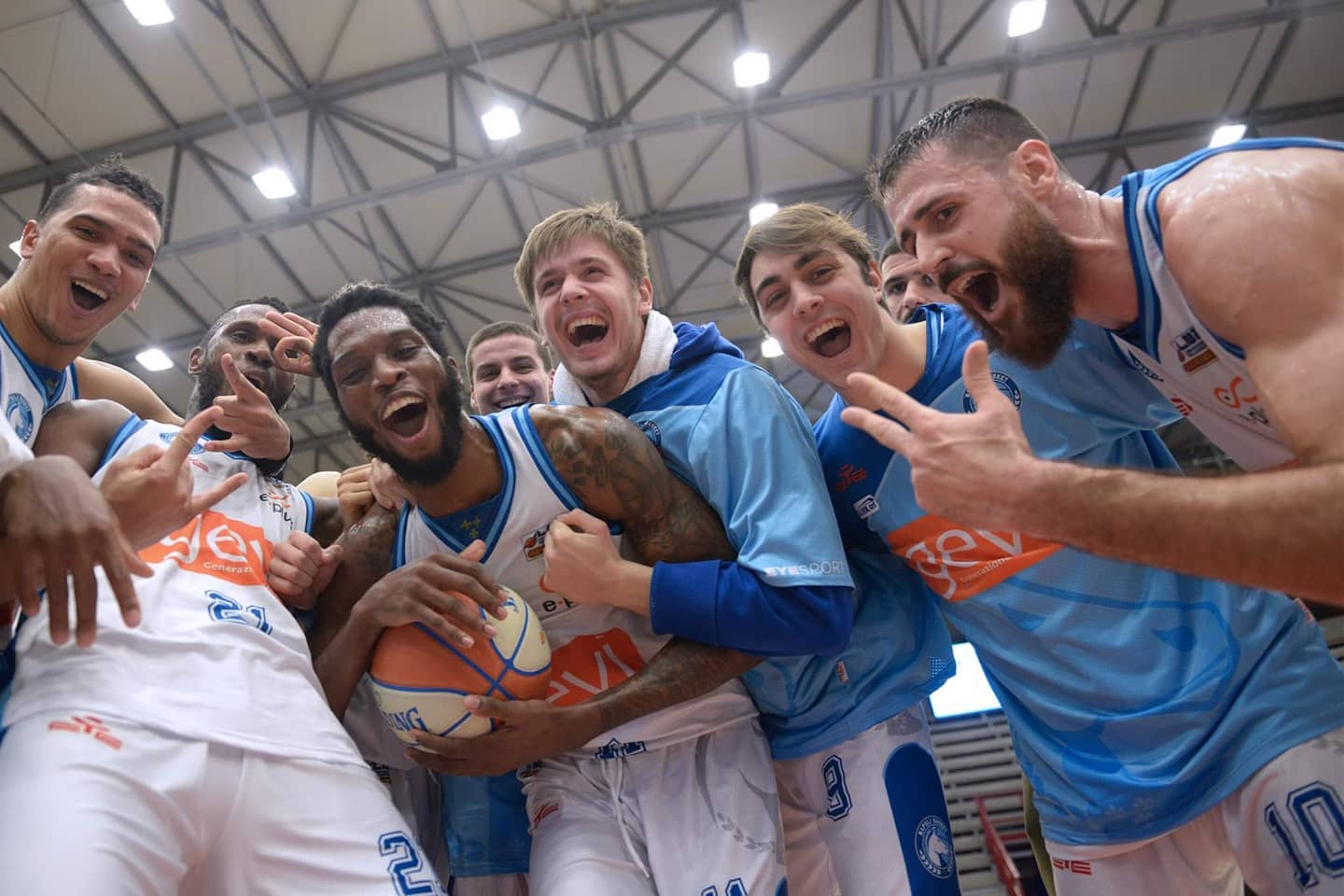 Il marketing sportivo per la rinascita del territorio: l’esempio del Napoli Basket 