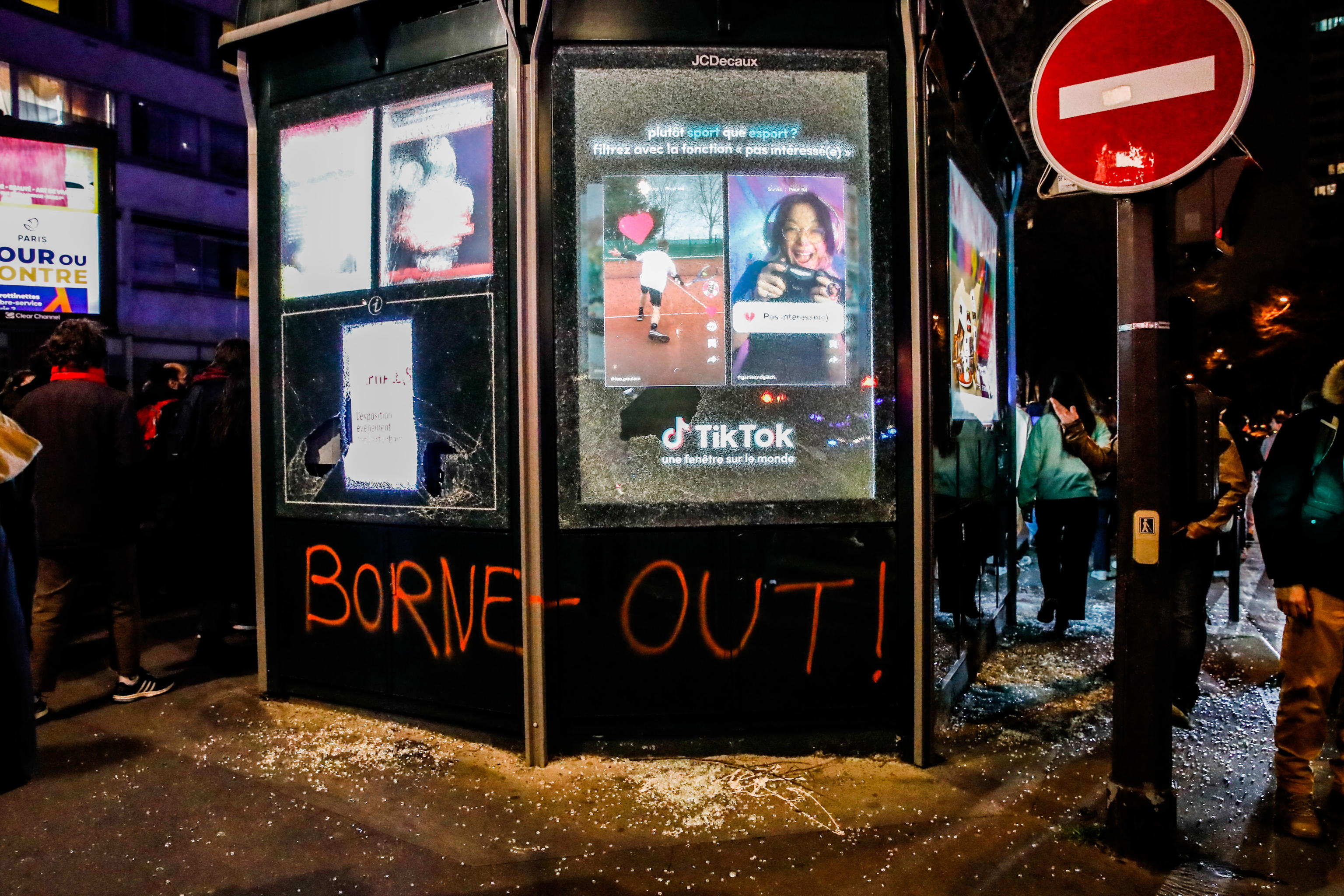 Francia, pensioni e sfiducia