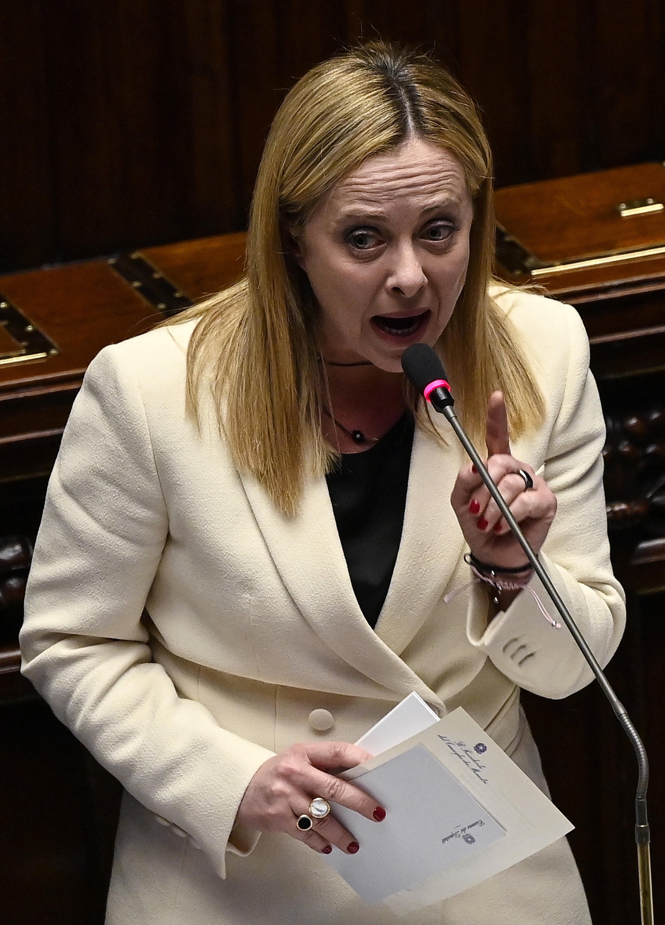 Meloni: “Non lasciamo morire i bambini”