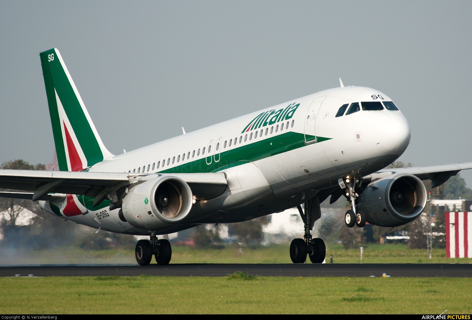 Ue all’Italia, recuperi 400 milioni di aiuti da Alitalia