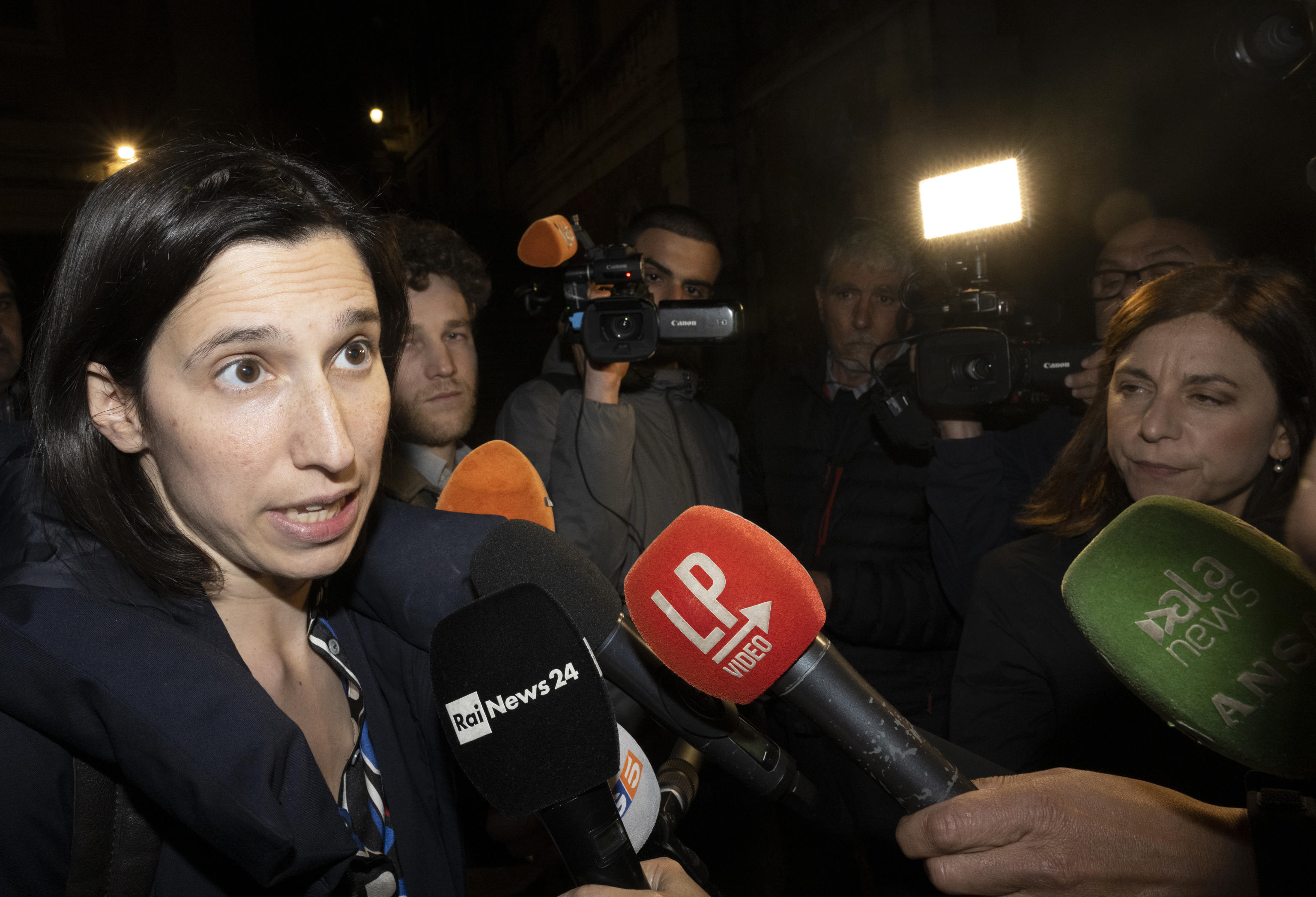 La sinistra in marcia verso il nulla, con una comunista di seconda mano