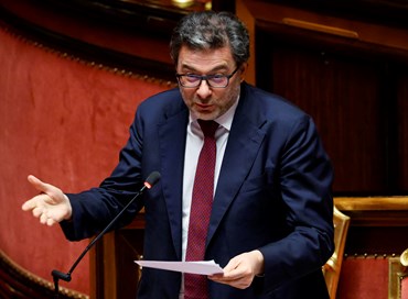 Giorgetti: “Serve un’uscita ordinata dai bonus”