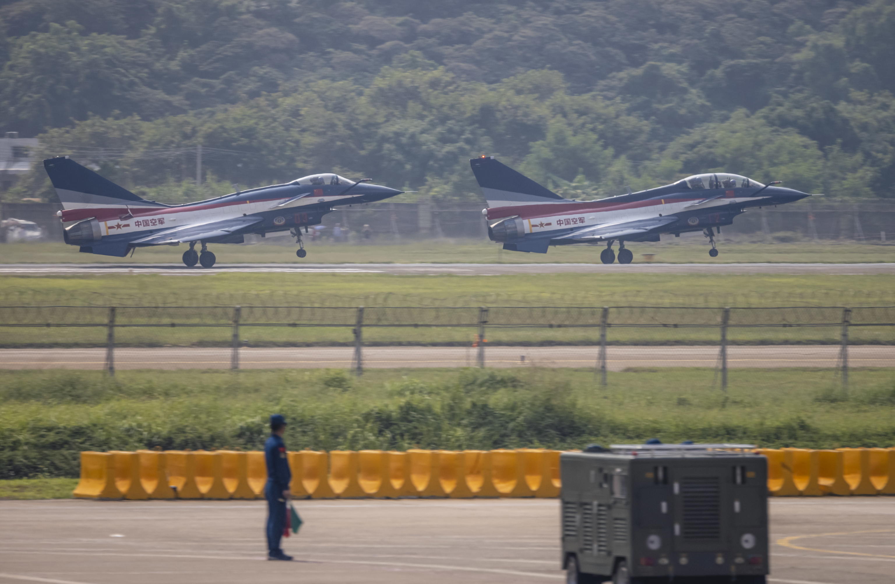 Navi e caccia cinesi avvistati nello stretto di Taiwan