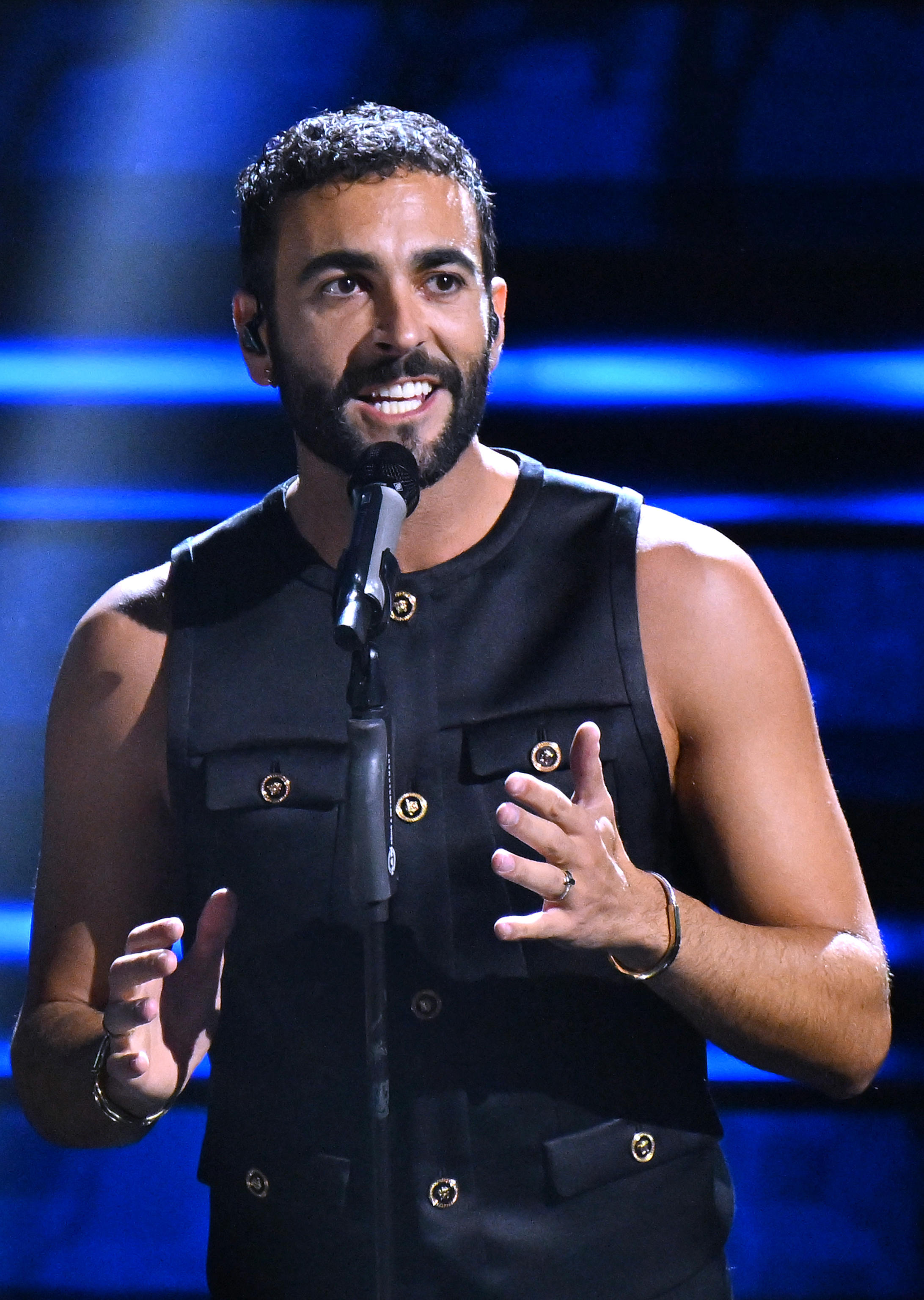 Mengoni: “Due vite” di successi