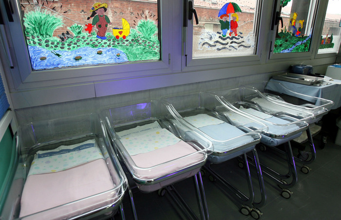 Natalità al minimo storico in Italia