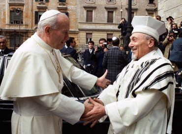 13 aprile 1986: Papa Giovanni Paolo II visita la Sinagoga di Roma