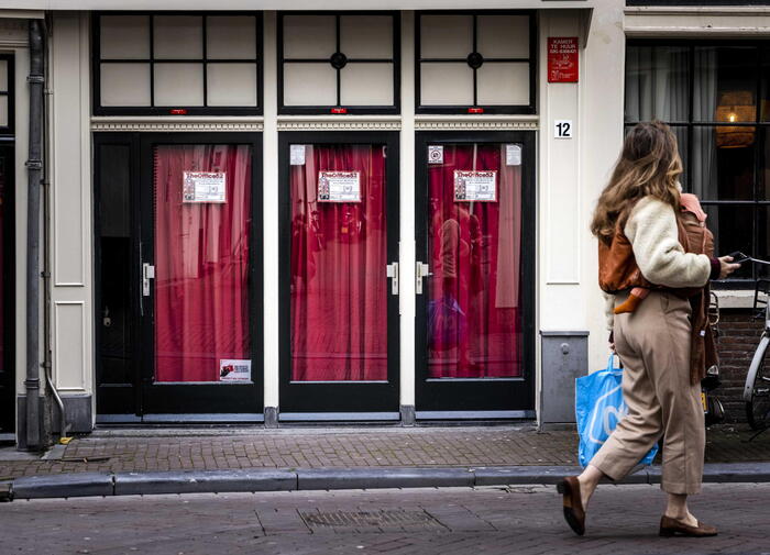 Amsterdam, quartiere a luci rosse cambia sede