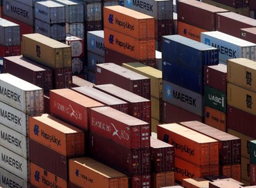Istat: meglio l’export, cala l’import