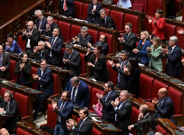 Sassolini di Lehner: cialtroni in Parlamento