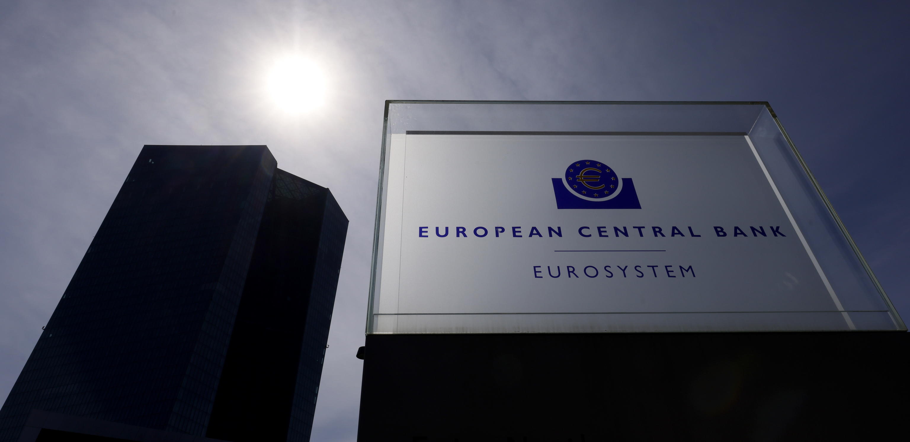 Rialzo dei tassi della Bce: causa o effetto della crisi politica della Ue?