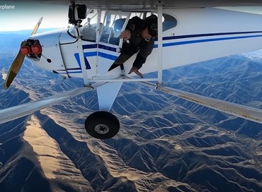 Per qualche visualizzazione in più: schianta il suo aereo e rischia il carcere