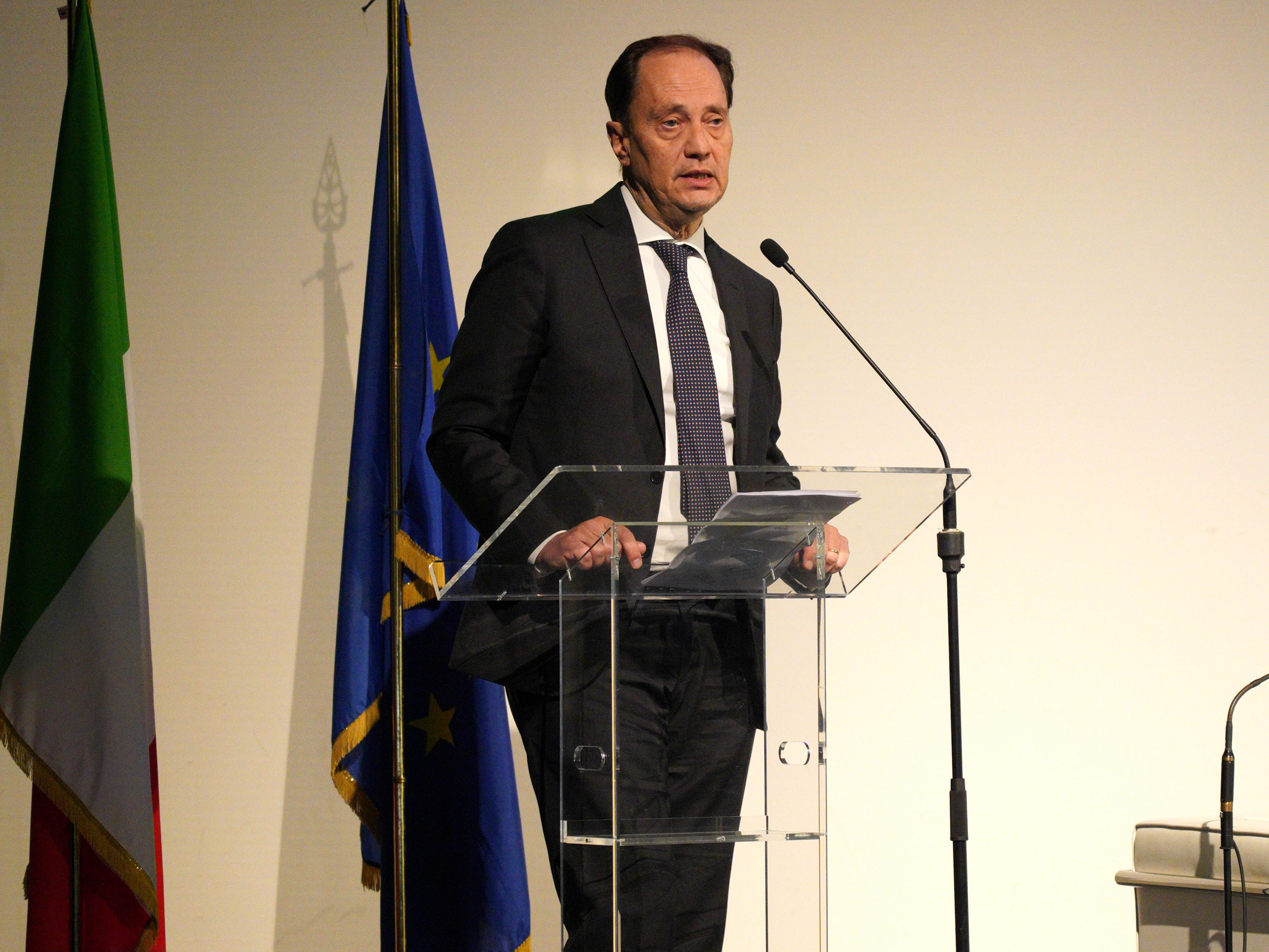 Autonomia, Ciriani: “Una questione centrale per il governo”