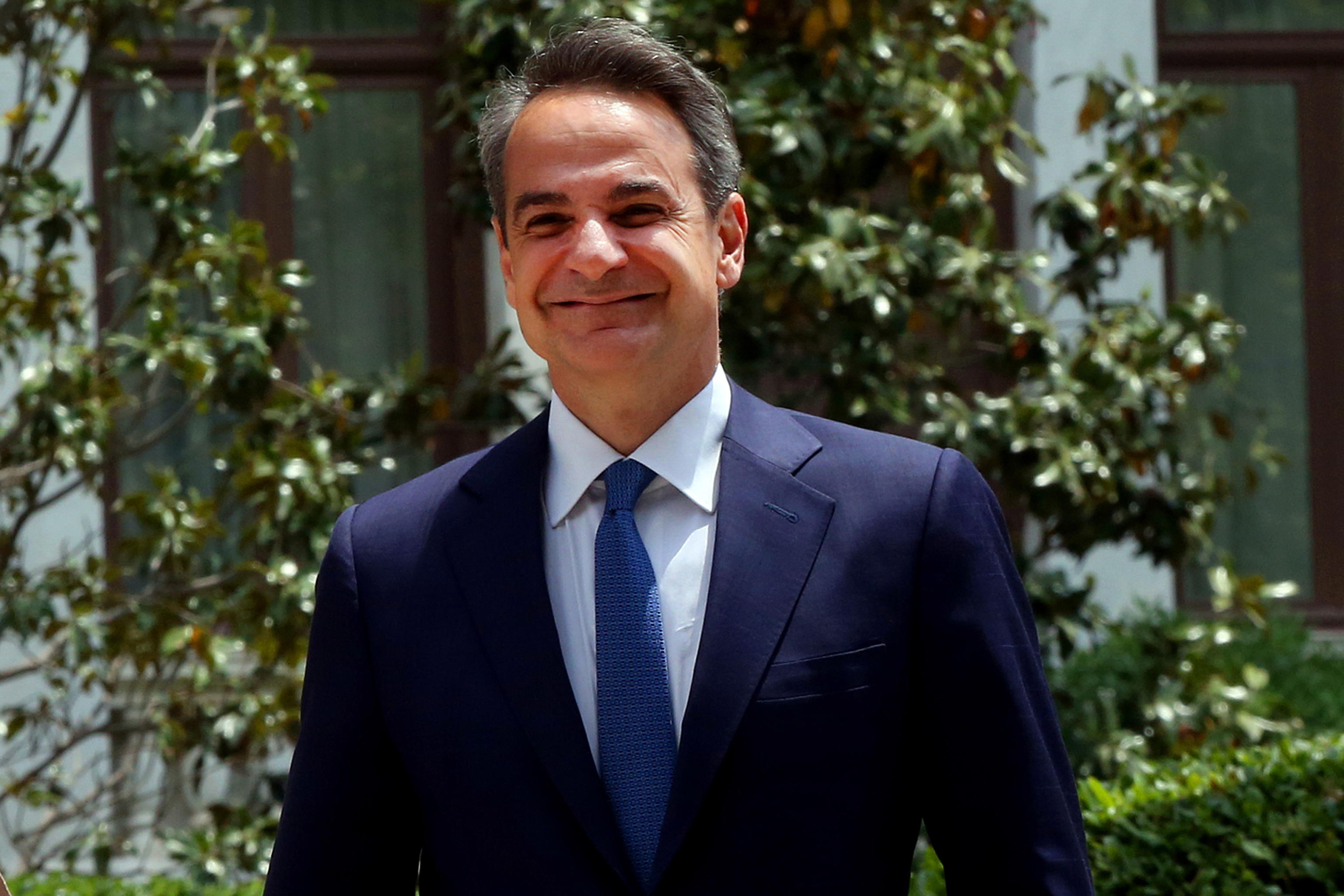 La Grecia svolta a destra