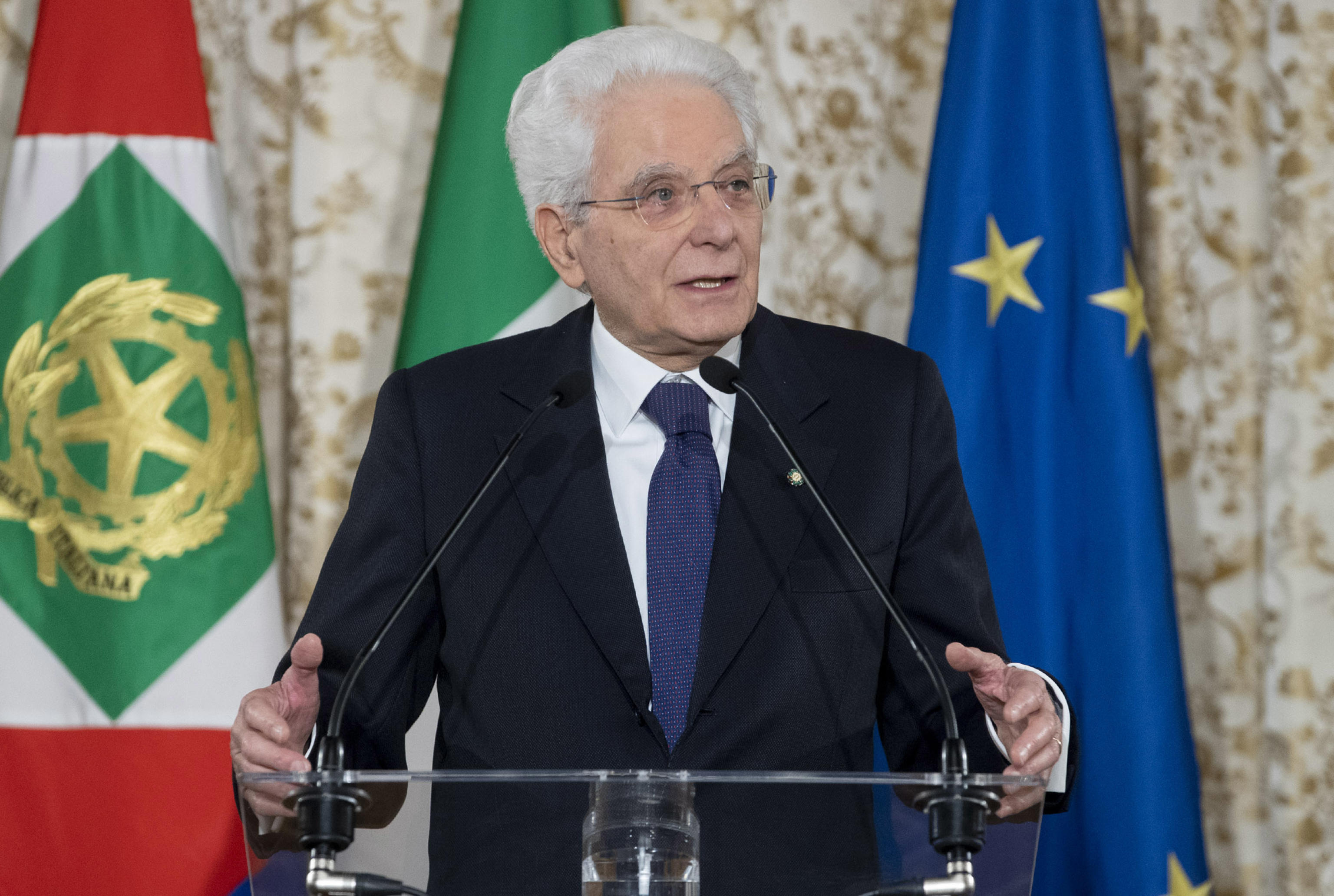 Sergio Mattarella: giocatore e arbitro