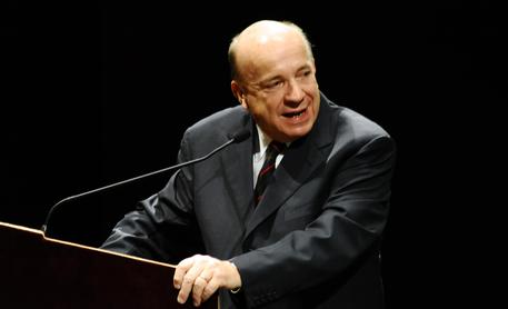 La maternità surrogata è vietata perché è sempre un male, non è un male perché è vietata