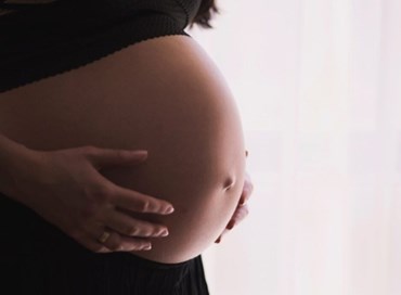 Una ragazza di nome Giulia e il figlio di sette mesi