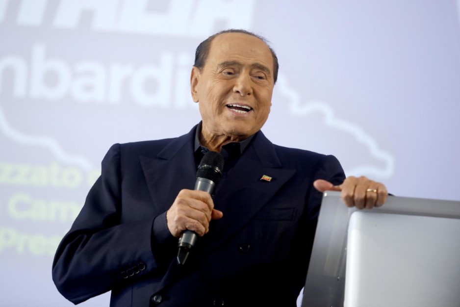 A Dio Silvio Berlusconi