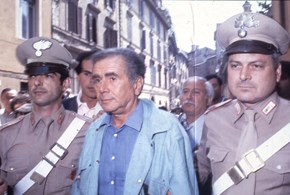 Ricordando la dannazione di Enzo Tortora