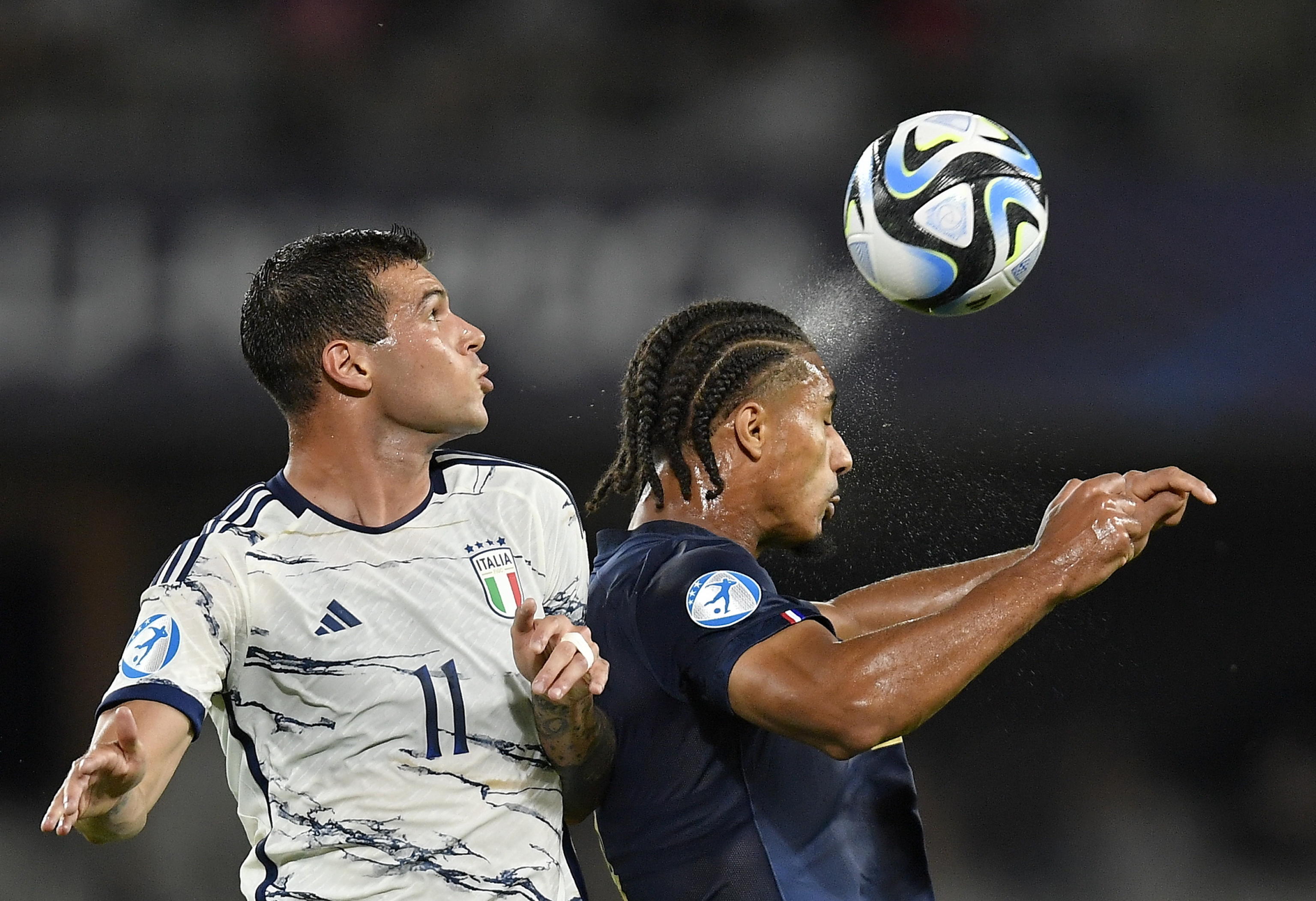 L’arbitro di Italia-Francia non vede il pareggio degli azzurrini