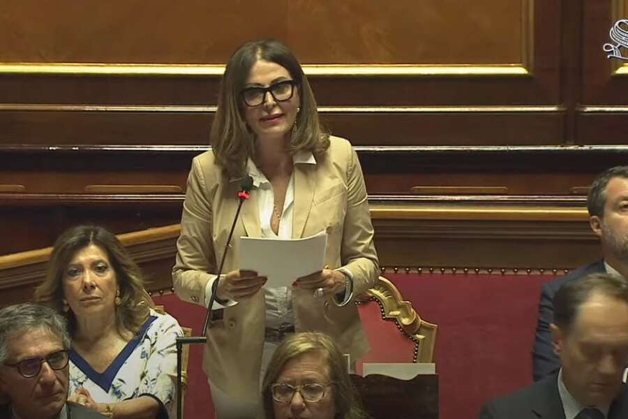 In Senato come in tribunale, la difesa della Santanchè