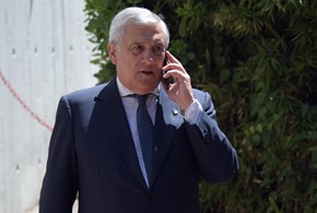 Tajani: “C’è solo una maggioranza per battere la sinistra nella Ue”