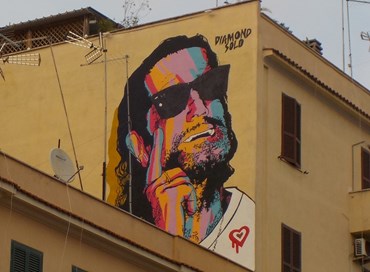 “Bella fratè, a frappè”: il murale per Massimo Marino