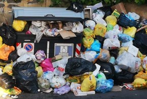 Emergenza rifiuti a Roma: pure la Cgil ne ha le scatole piene