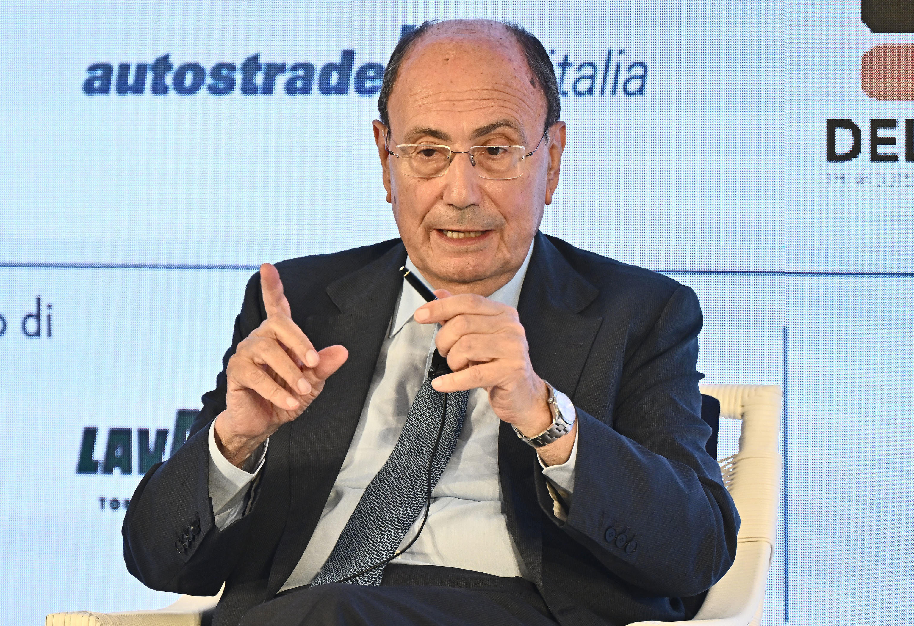 Il futuro di Forza Italia: parla Schifani